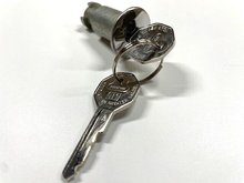 Load image into Gallery viewer, Manual Tailgate Lock For 1963-1972 Buick Chevy Oldsmobile & Pontiac Wagon Models