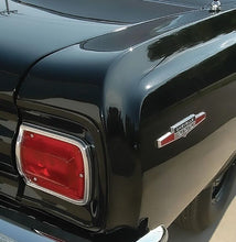 Load image into Gallery viewer, OER Zinc Diecast Quarter Panel Nameplate Emblem For 1965 Chevy Chevelle 300