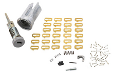 Load image into Gallery viewer, GM NOS 92172018 Ignition Lock Cylinder Kit 2004-2006 Pontiac GTO 6.0L Models - SKU 92172018(92513850) image 1