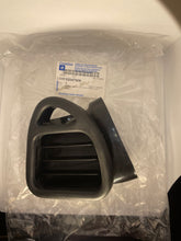 Load image into Gallery viewer, Genuine GM NOS 92047908 Right Hand Air Vent Defrost Grille 2004-2006 Pontiac GTO