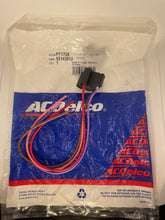 Load image into Gallery viewer, Genuine GM NOS 92143912 Ignition Switch Connector 2004-2006 Pontiac GTO
