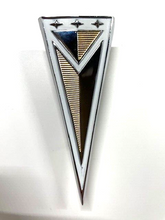 Load image into Gallery viewer, Rear Quarter Panel Arrow Emblem For 1963 Pontiac Tempest and LeMans USA Made