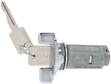 Load image into Gallery viewer, OER Ignition Lock Cylinder With Keys For 1978-1986 Chevy and GMC Trucks
