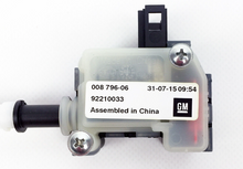 Load image into Gallery viewer, Genuine GM NOS 92210033 Trunk Release Actuator For 2004-2006 Pontiac GTO