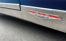 Load image into Gallery viewer, OER Zinc Diecast Fender/Rocker Panel Emblem Set For 1964-1968 Pontiac GTO Models
