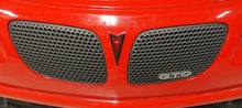 Load image into Gallery viewer, Reproduction OE Silver Color Upper Kidney Grille Set 2004-2006 Pontiac GTO
