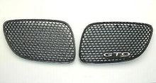 Load image into Gallery viewer, Reproduction OE Silver Color Upper Kidney Grille Set 2004-2006 Pontiac GTO
