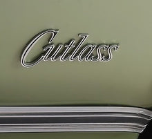 Load image into Gallery viewer, OER Diecast Front Fender Emblem Script Set For 1970 Oldsmobile Cutlass
