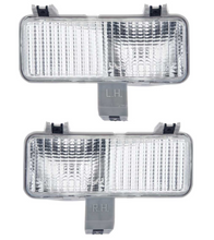 Load image into Gallery viewer, OER Reproduction Park Lamp Assembly Set For 1981-1982 Chevy and GMC Trucks
