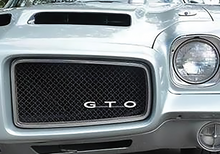 Load image into Gallery viewer, OER Zinc Diecast Grille Nameplate Emblem For 1971 Pontiac GTO Models
