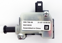 Load image into Gallery viewer, Genuine GM NOS 92210033 Trunk Release Actuator For 2004-2006 Pontiac GTO
