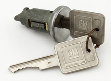 Load image into Gallery viewer, OER Ignition Switch, Bezel and Lock For 1968-1972 Chevy/GMC Pickup Truck Blazer
